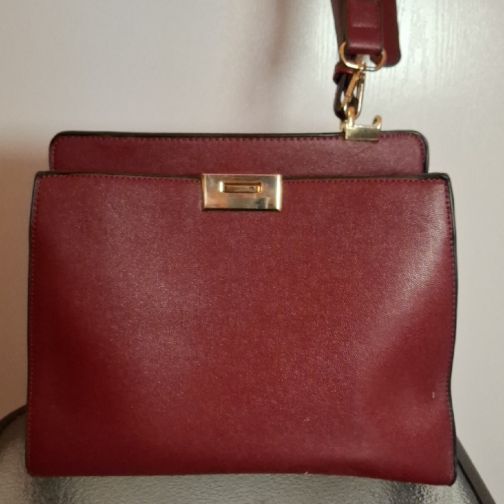 Elegant Burgundy Handbag